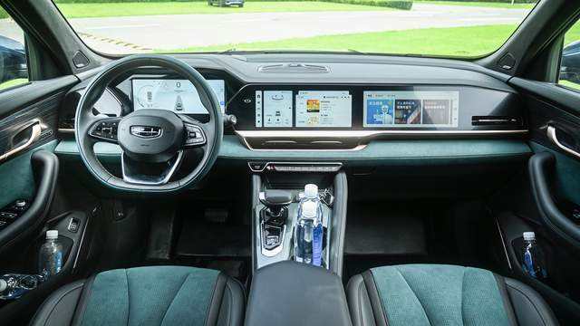 ec421cd9e5c94a993f7d4f2baf8936e2